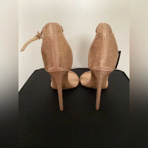 Fashion Nova heels - Picture 4 of 7